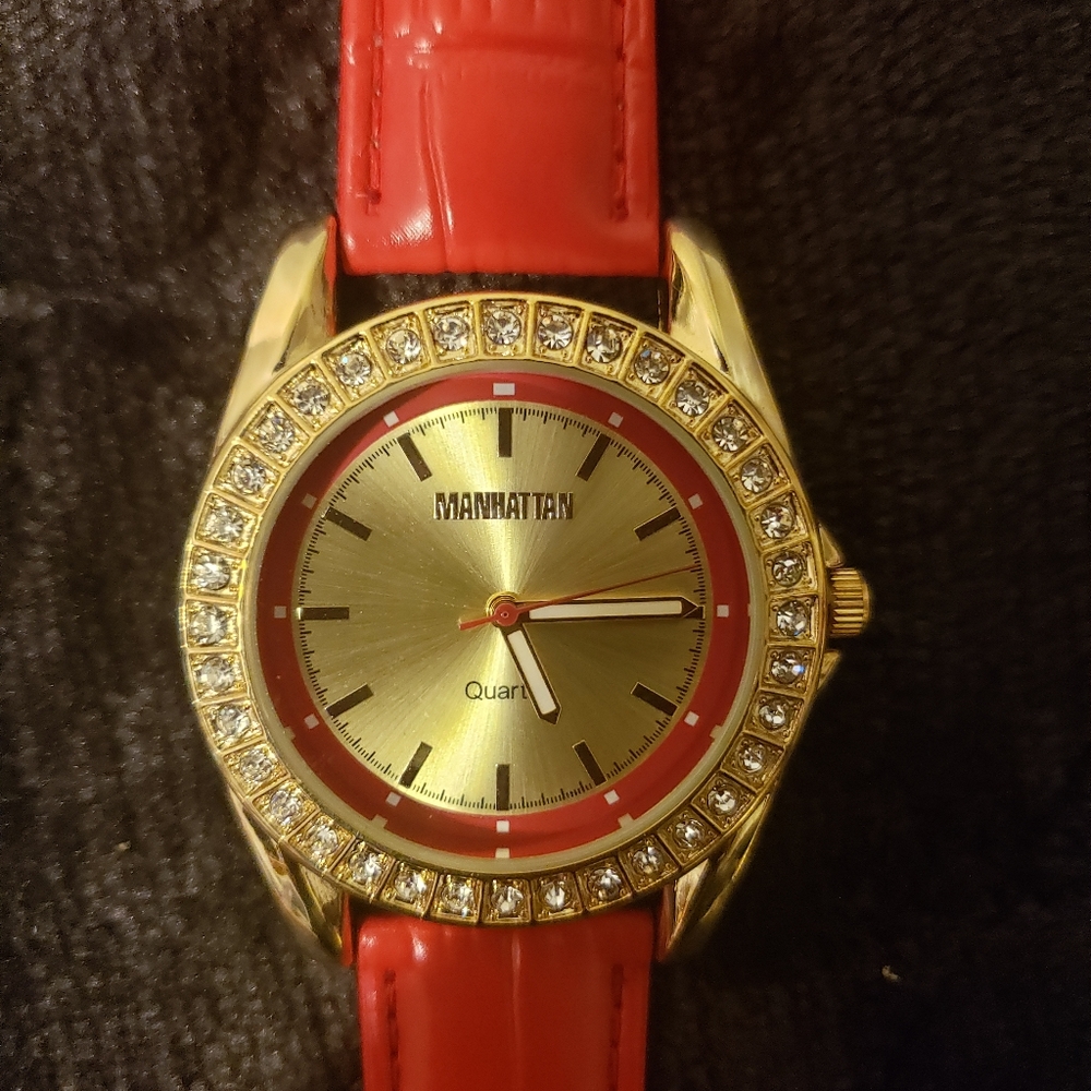 NEW Croton RED CROC LEATHER W/ CRYSTALs